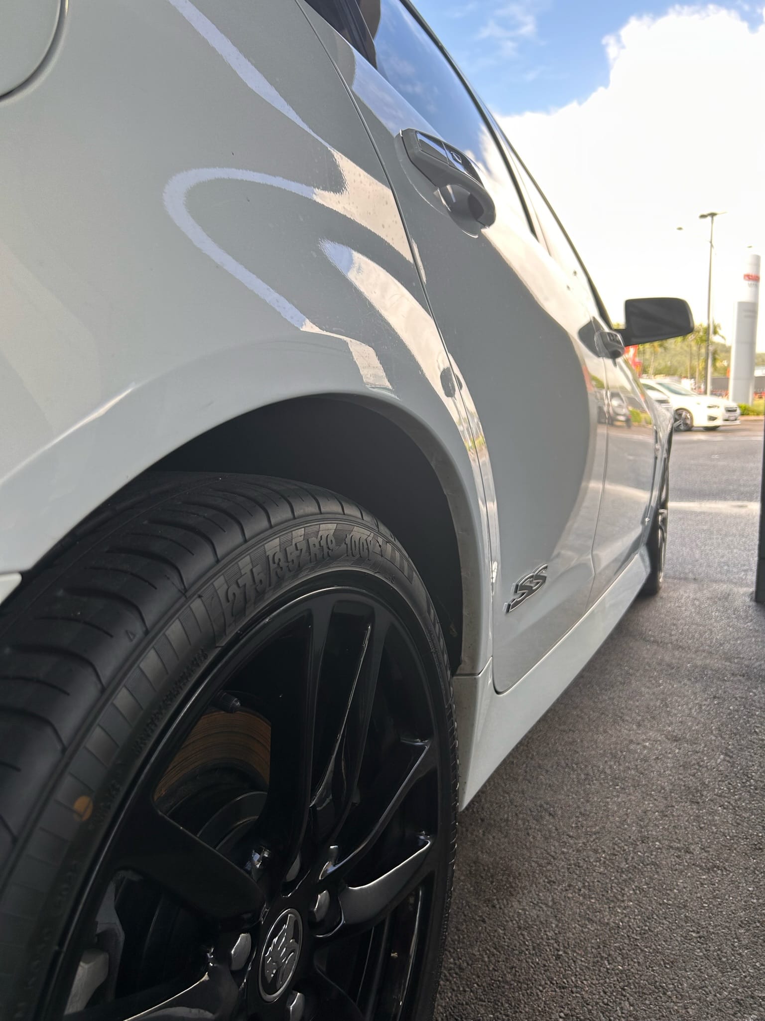 Jesse Curtain machine polishing a vehicle